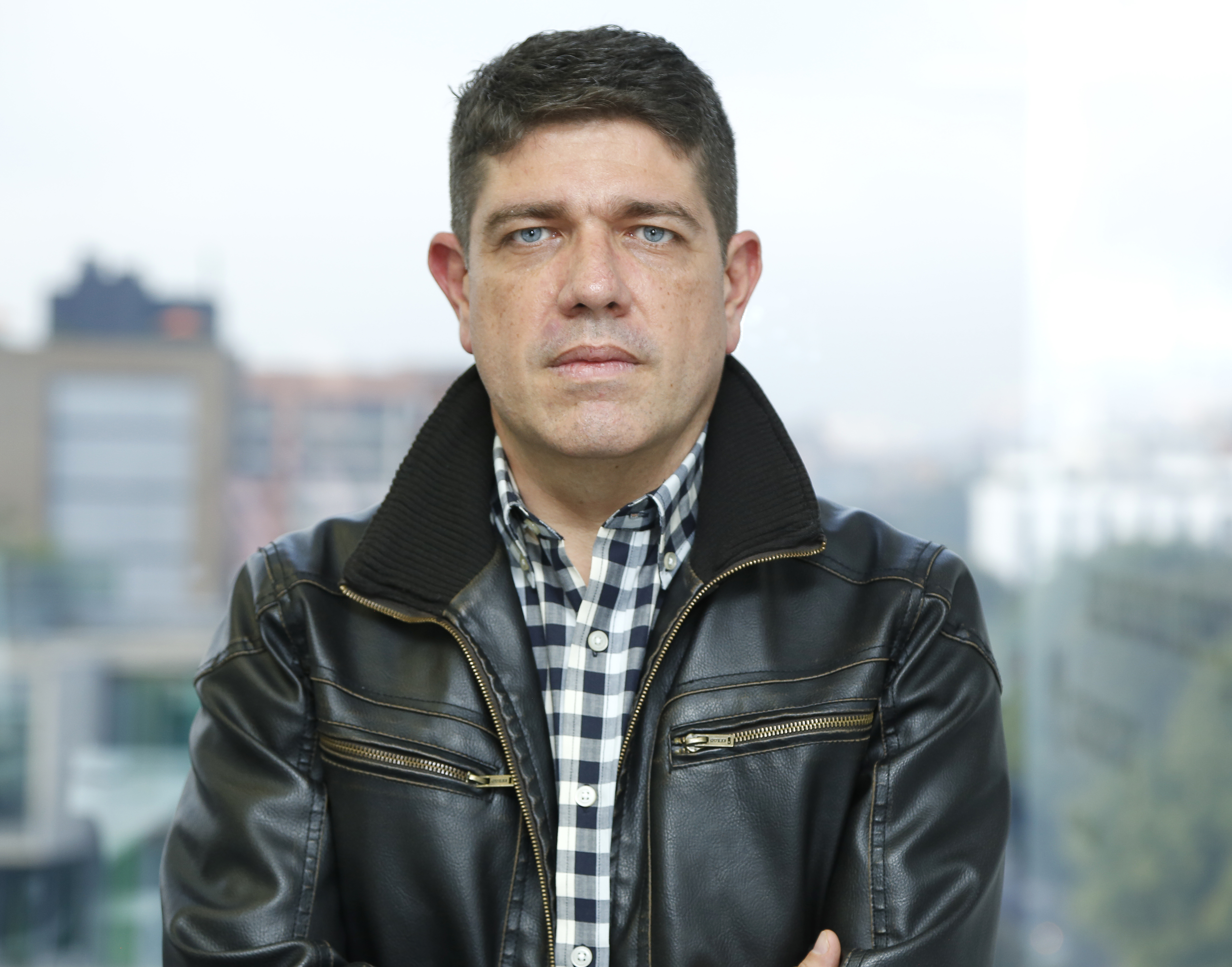 César Molinares headshot