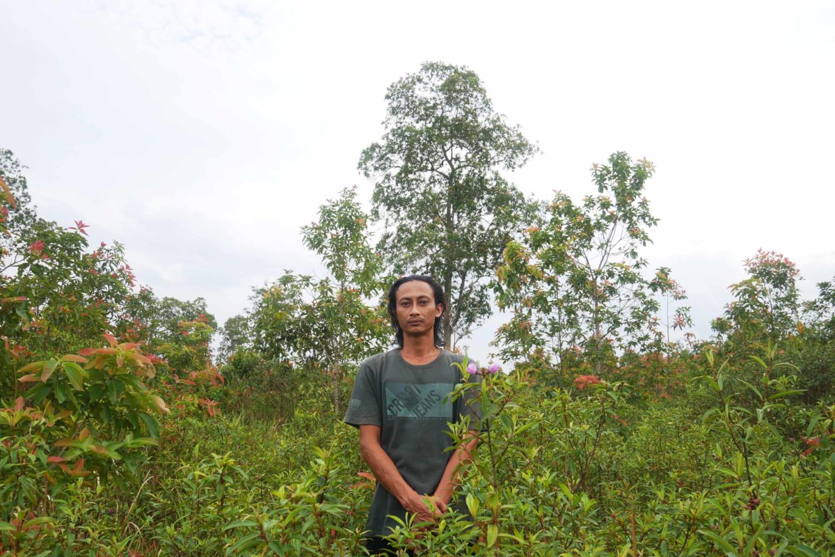 Arum is one of the people of Dusun Tanjung Tirto, Bungur Village who is participating in forest restoration efforts together with the Auriga Foundation.