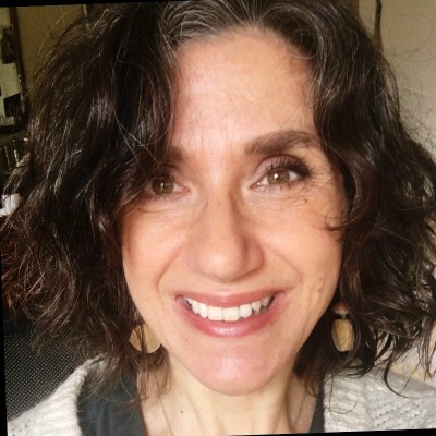 Anne Checler headshot