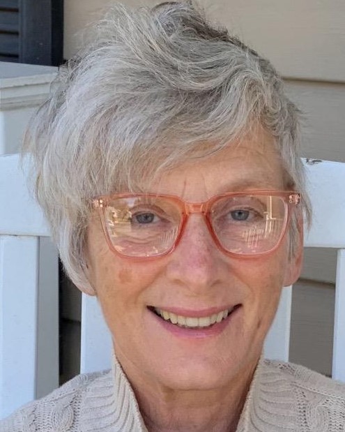 Mary Lhowe headshot