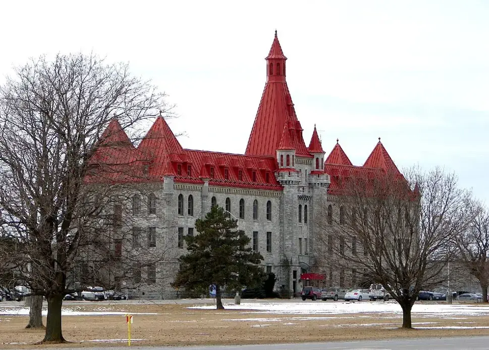 The Collins Bay Institution in Kingston, Ontario is one of two correctional institutions where Correctional Service Canada is considering re-opening the prison farm closed in 2010. Image courtesy of Wikicommons.