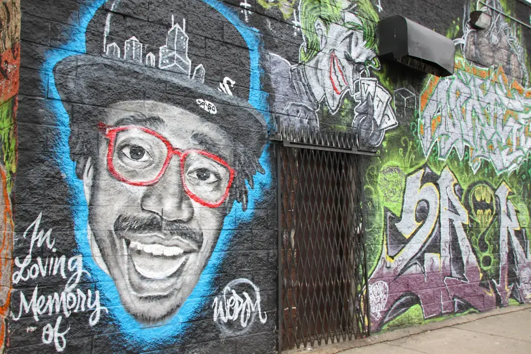 Graffiti in Humboldt Park on the West Side of Chicago where Latin and black gangs control the streets.  Image by Rieke Havertz. Chicago, 2013.