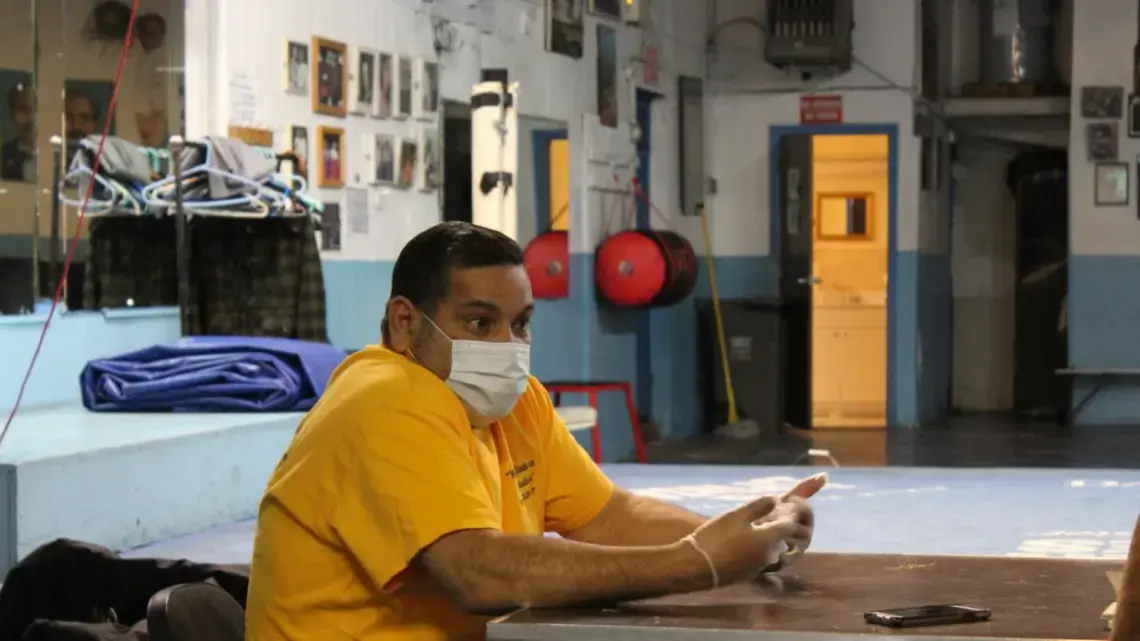 South Bronx community leader Fernando Laspina Franco has lost many relatives and friends to COVID-19. Image by Coral Murphy/Centro de Periodismo Investigativo. United States, 2020.