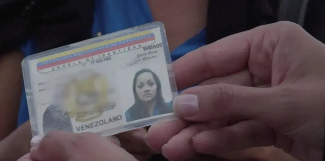 Identification of a women who has been walking and hitchhiking with her family for over two days. Image from video.