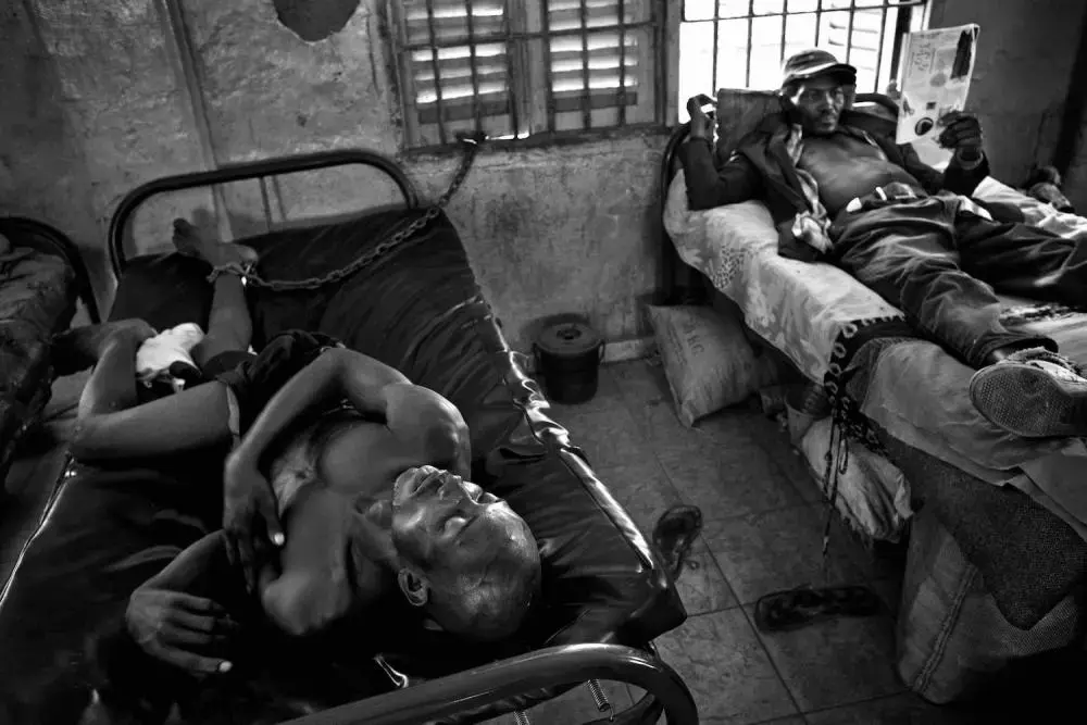 Image by Robin Hammond. Sierra Leone, 2013.