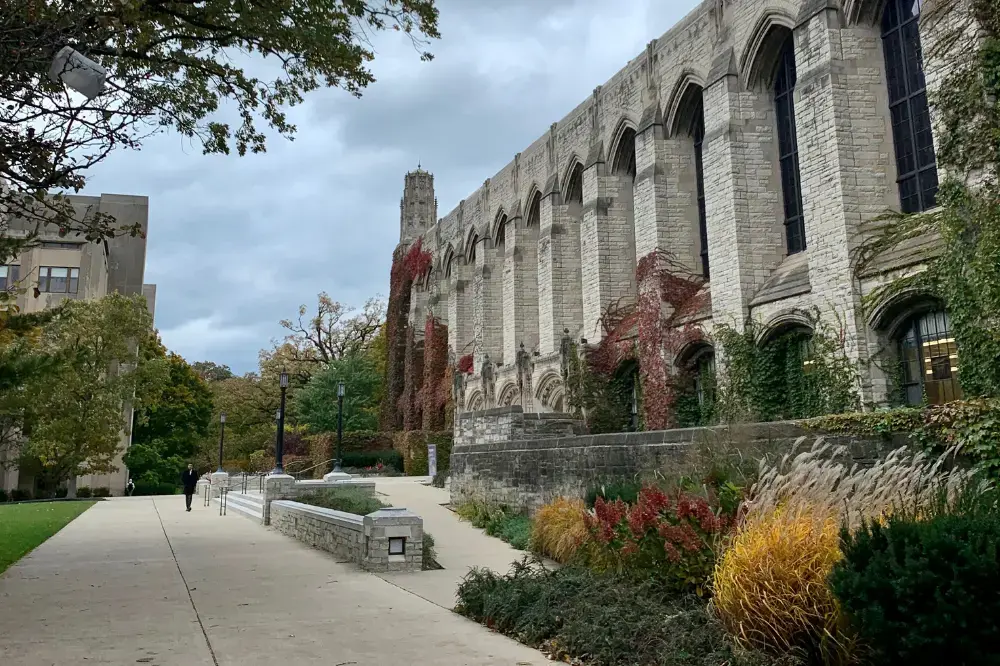 Northwestern University’s Deering Library in early autumn. Image by Amy Coval. United States, 2019.