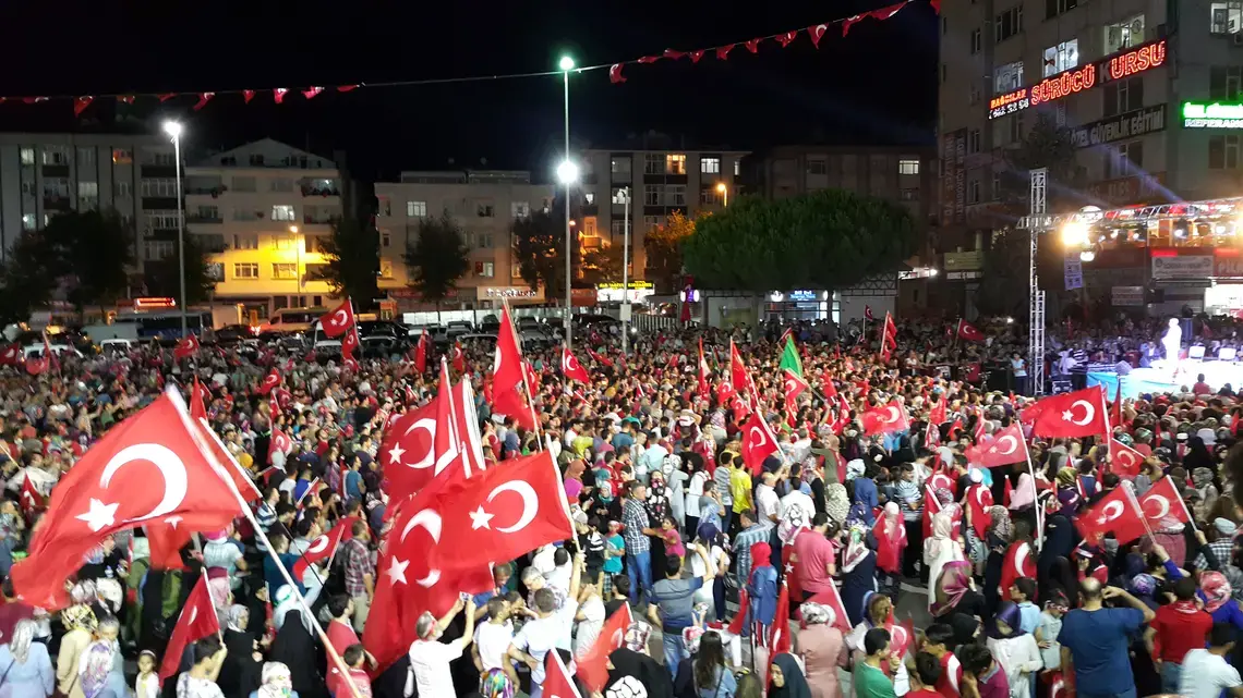 Anti-coup protestors in Istanbul. Image courtesy of Maurice Flesier via Wikimedia Commons. Turkey, July, 2016.