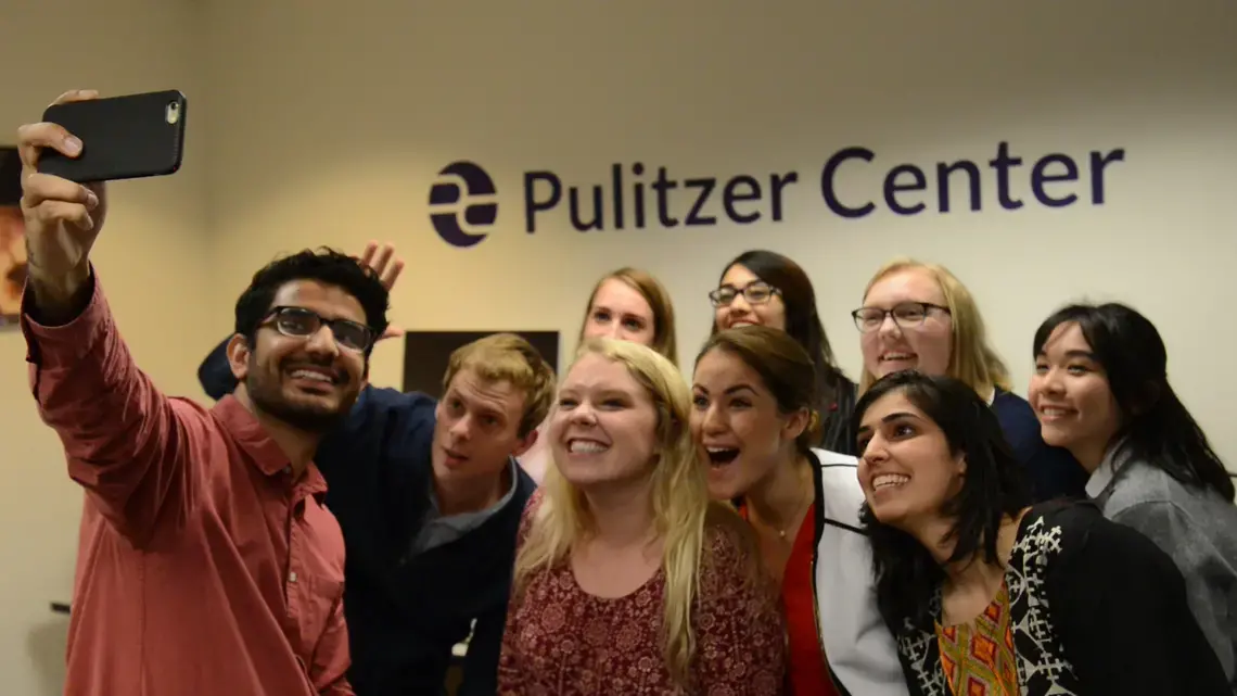 Student fellows take a photograph during the 2016 Washington Weekend. Image by Jordan Roth. United States, 2016.