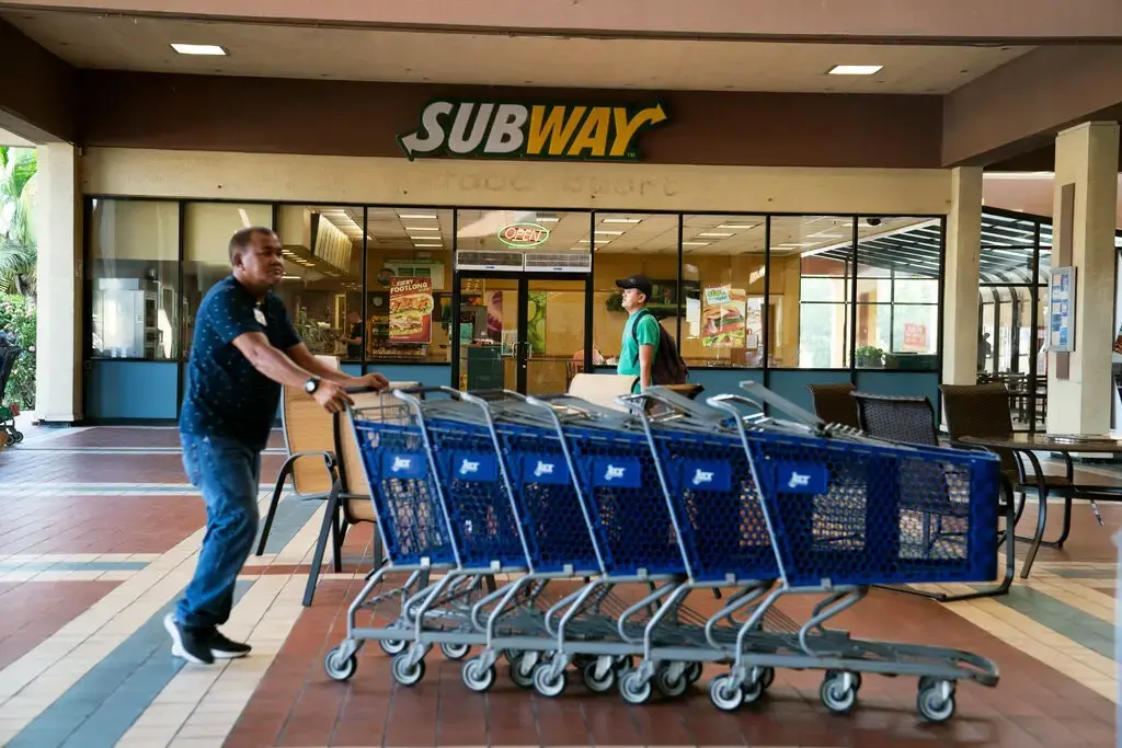 The commissary complex at the naval base in 2019. Image by Doug Mills / The New York Times. United States, 2019.