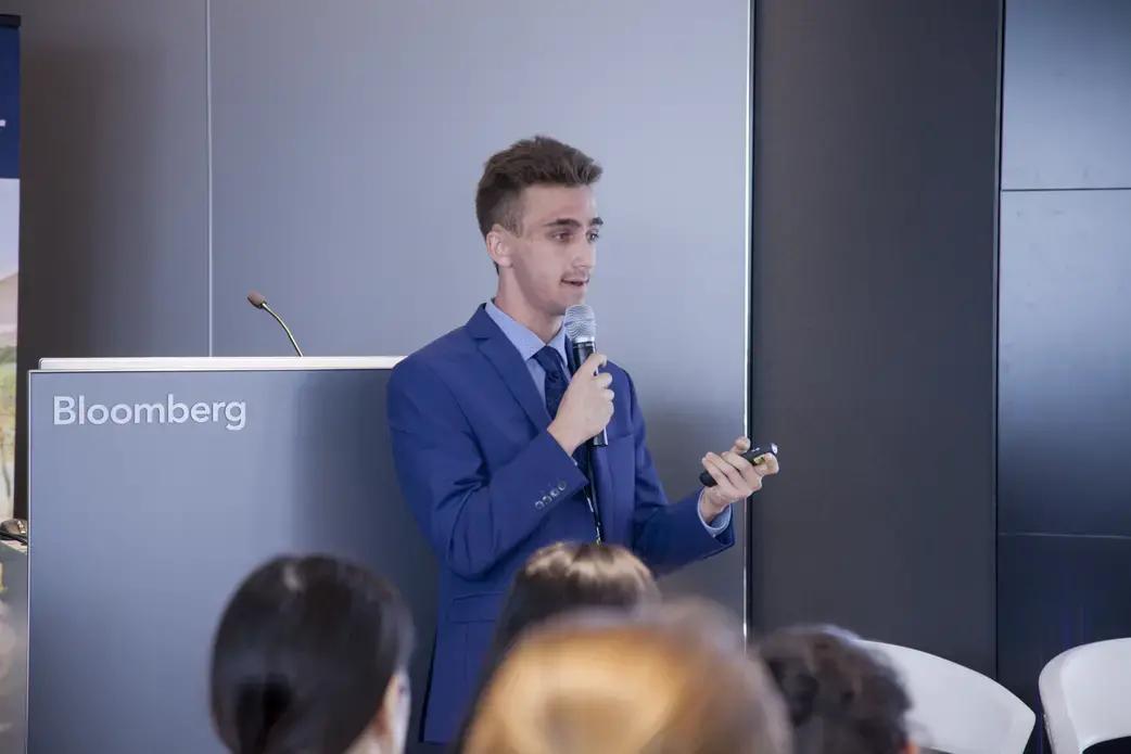 Adam Yates (Northwestern University Medill) presents his global reporting project at 2018 Washington Weekend. Image by Jin Ding. United States, 2018.