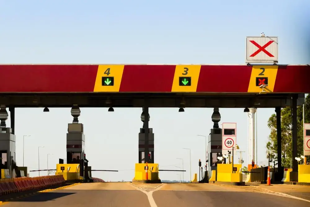 Toll payment point on a BR-163 highway in Mato Grosso do Sul, Brazil. Image by rafapress / Shutterstock. Brazil, undated.