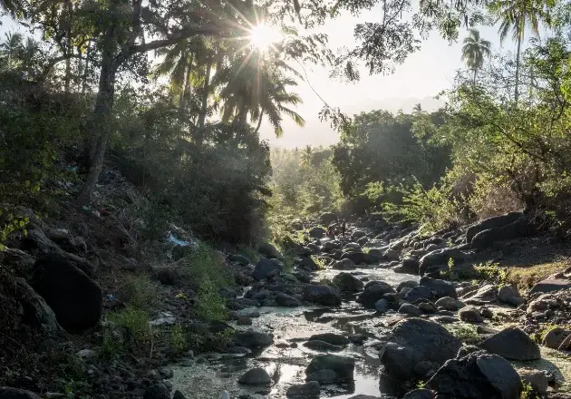 Los ríos como el Gombeni casi se han secado en la temporada de sequía en Anjouan, parte de las Comoras. Foto por Tommy Trenchard/The New York Times. Comoros, 2019. Los ríos como el Gombeni casi se han secado en la temporada de sequía en Anjouan, parte de las Comoras. Foto por Tommy Trenchard/The New York Times. Comoros, 2019.