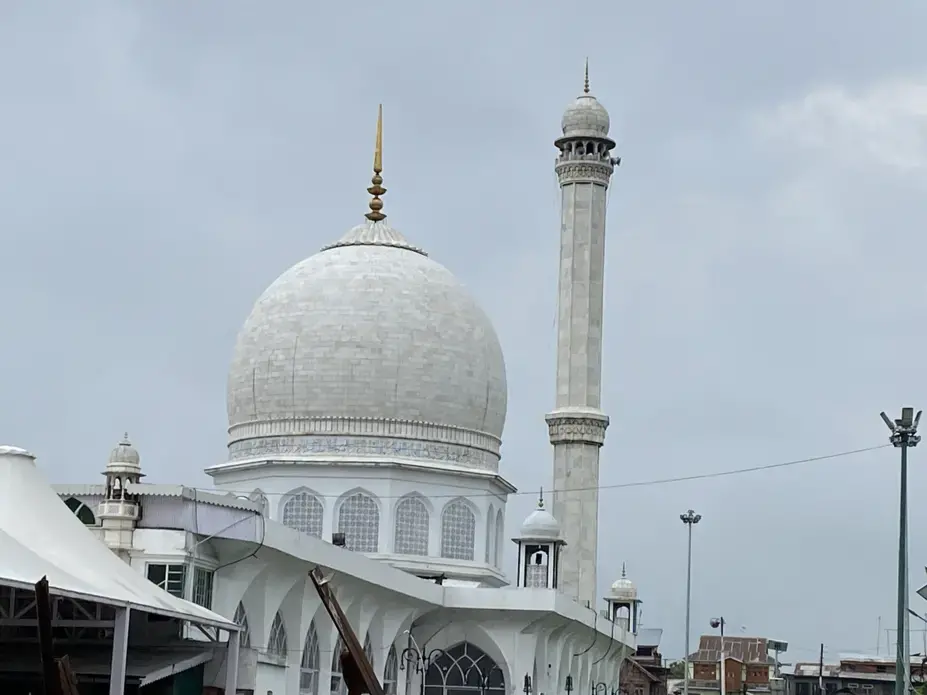 Hazratbal Shrine