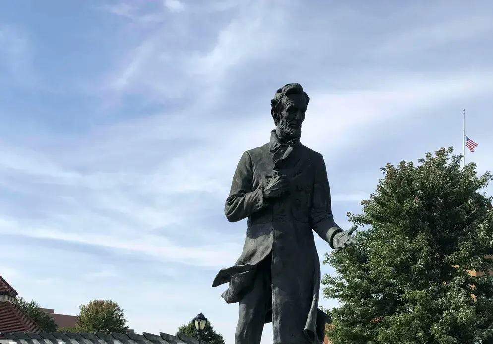Abraham Lincoln statue
