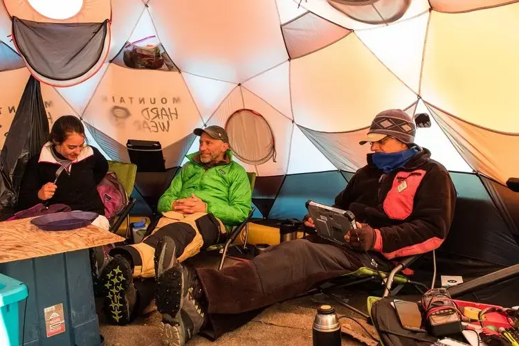 The crew gathered for meals in a tent on the ice. Image by Amy Martin. Greenland, 2018. 