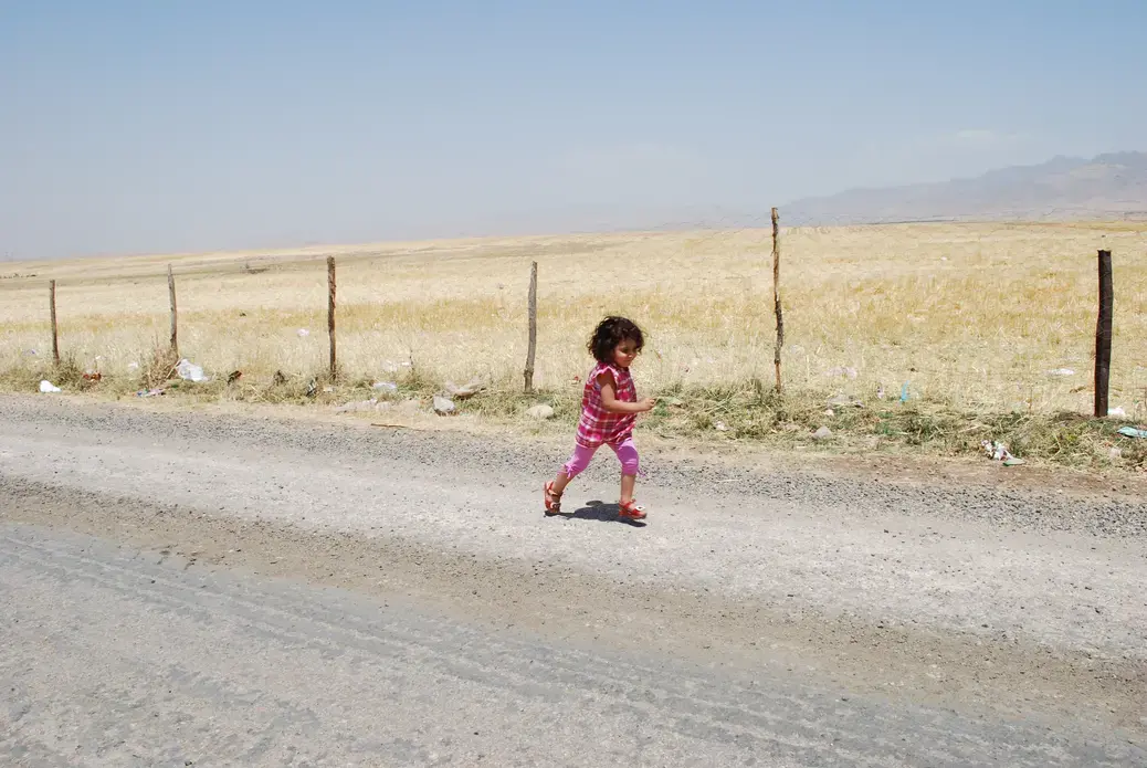 Media file: GirlRunningSilopi.JPG