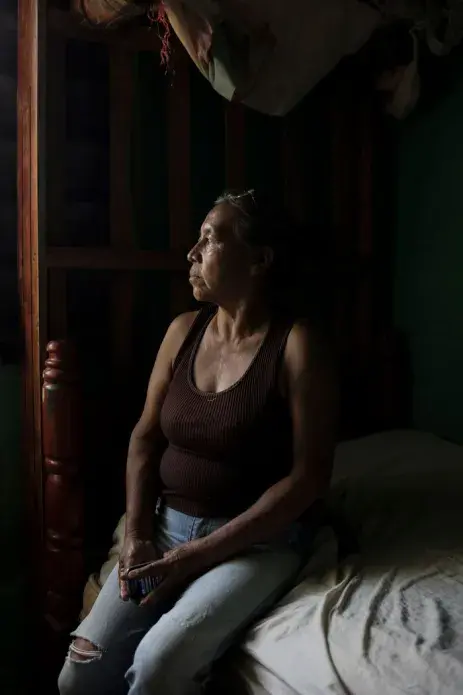Dilia Ayuso, Omar’s mother, at her home in Manak-Krü. Image by Fabiola Ferrero. Venezuela, 2020.