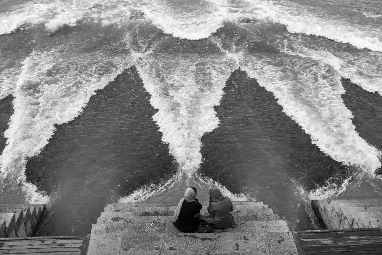 A few months a year the Zayandeh dam is open for irrigation; during the other months there is no water that flows into Esfahan. Image by Ako Salemi. Iran, 2016.