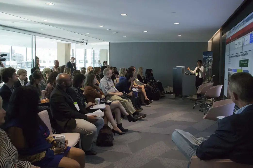 Pulitzer Center grantee and NPR editor Rhitu Chatterjee on 'The Way We Tell Stories.' Image by Jin Ding. Washington, DC, 2017.