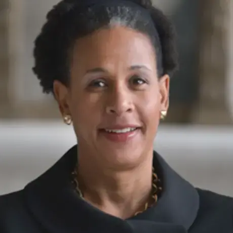 Headshot image of Carmia Caesar.