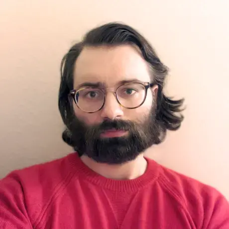 Clayton Aldern headshot