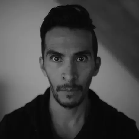 retratoMiguel2020.jpg Miguel Tovar headshot