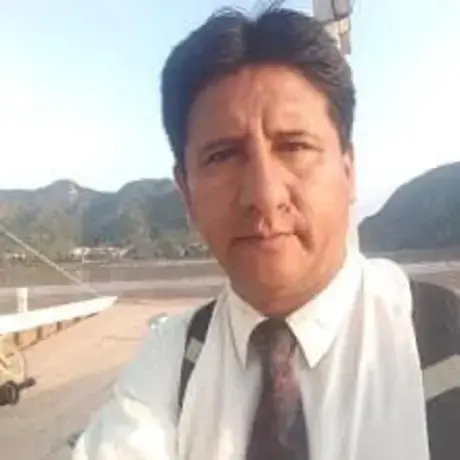 Rafael Acunã headshot