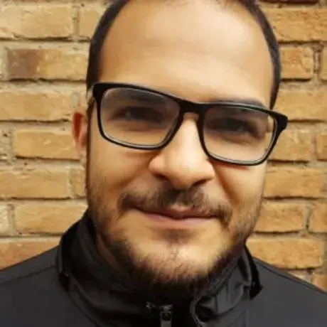 Ciro-e1515688866517-300x300.jpg A man with glasses stares and smiles into the camera