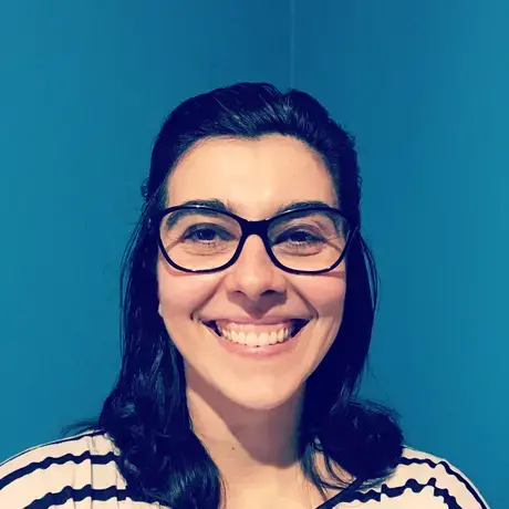 headshot of Bruna Wagner