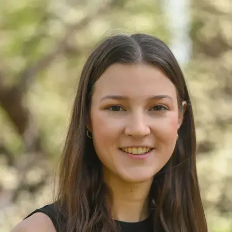 Bailey Becker headshot