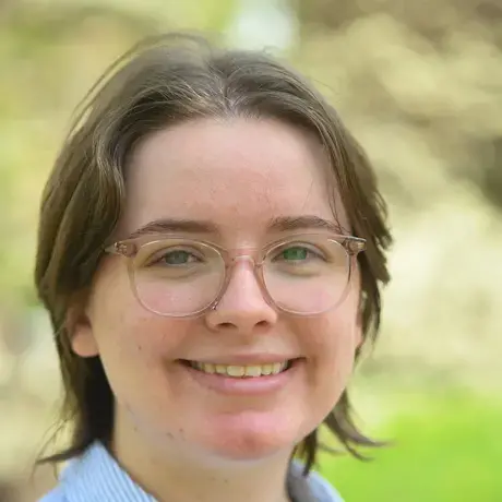 Jamie Holcomb headshot