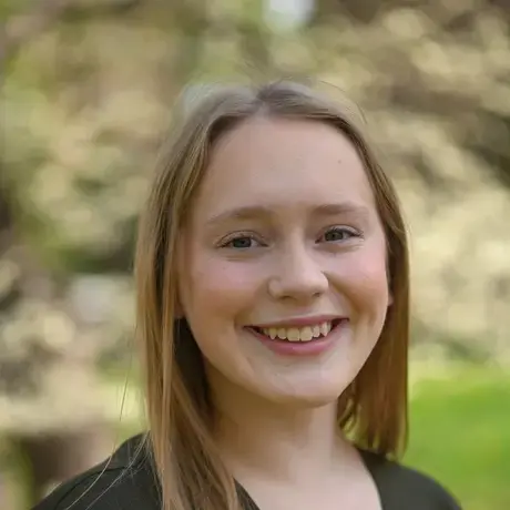 Josie Heimsoth headshot