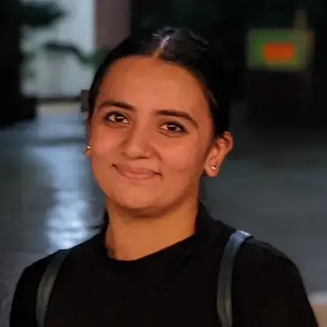 headshot of Maseera Khan