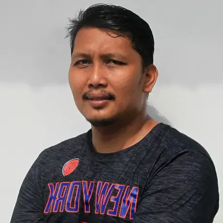 Adi Prima headshot