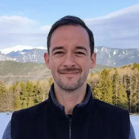 Justin Spike headshot