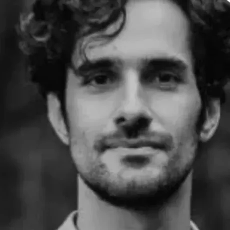 Leandro Aguiar headshot