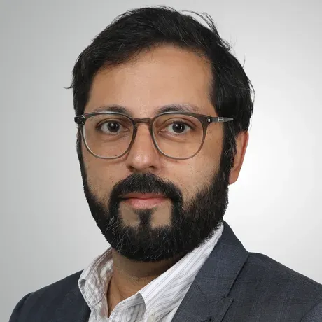 Faras Ghani headshot