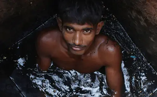 Image by Sean Gallagher. India, 2013.