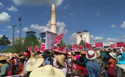 A protest outside the Tigyit power plant. Photo: Robert Bociaga.