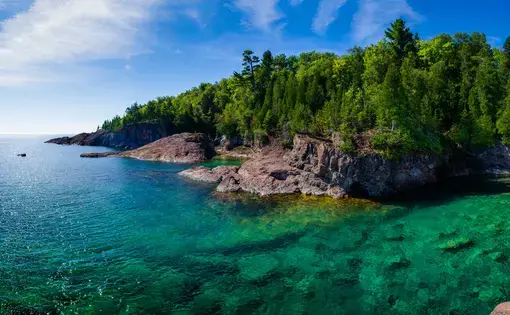 image of the great lakes coastline