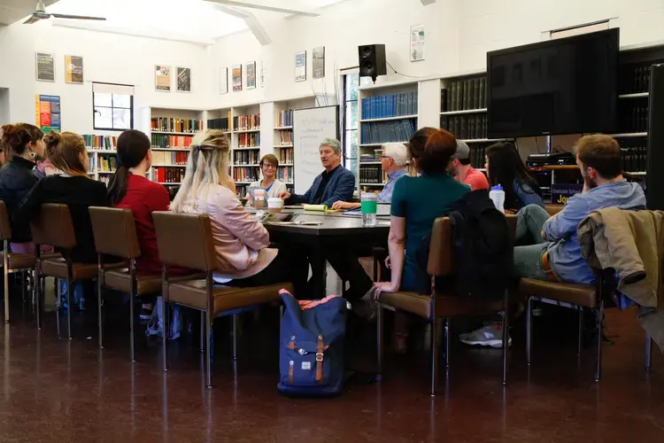 At the University of California, Berkeley, Graduate School of Journalism, students learn tips of the trade for embarking on international reporting projects from Cynthia Gorney, Don Belt and Tim McGirk. Image by Lauren Shepherd. United States, 2017.