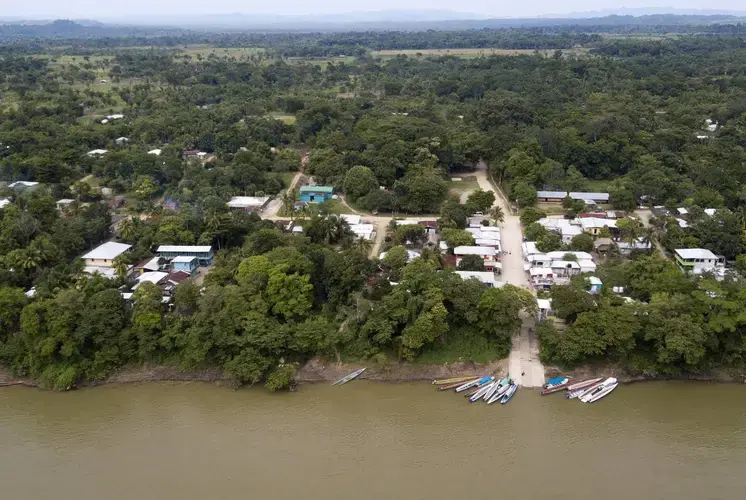 Boats are docked on the banks of the Usumacinta River in La Técnica. Image by Miguel Gutierrez Jr. Guatemala, 2019.