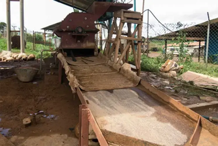 A makeshift installation made to separate gold from waste rock and sediments. Mercury use is inherent to this technique, and a toxic danger to miners. Image by Bram Ebus. Venezuela, 2017.<br />
