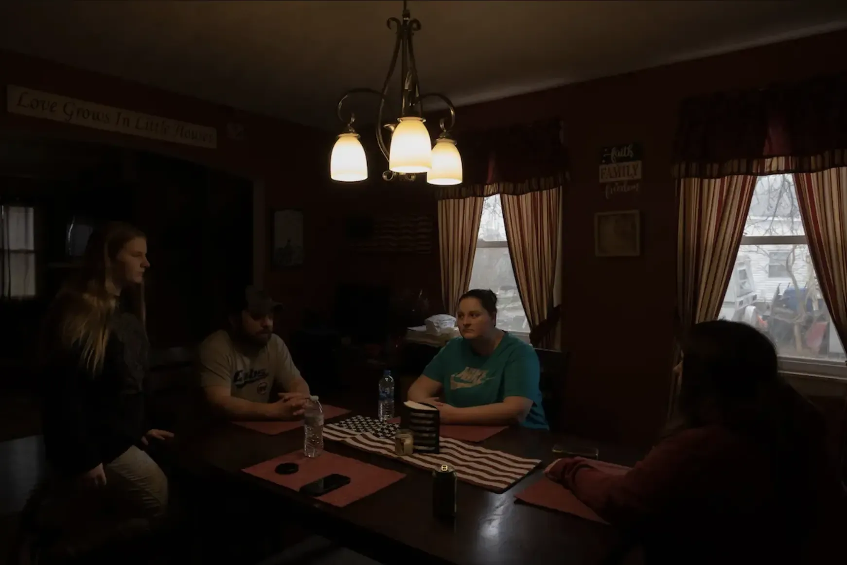 Justice sits with Addalyn, Kendlee, and her ex-husband, Toby Ward